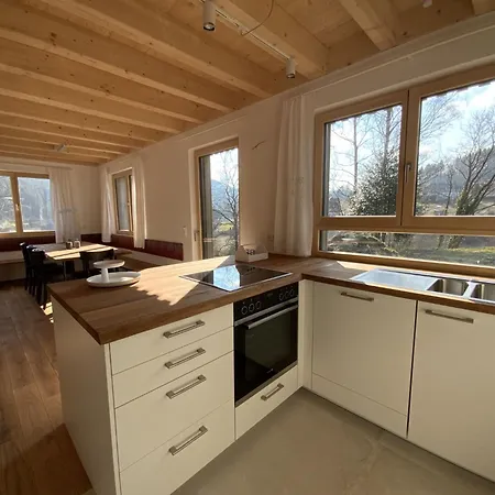 펜션 Ferienhaus Lug Ins Tal 바이에르스브론